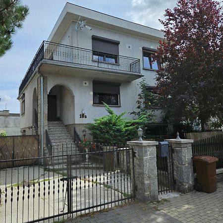 Pokoje Pracownicze Кімнати Для Працівників,Гуртожиток Swarzedz Bagian luar foto