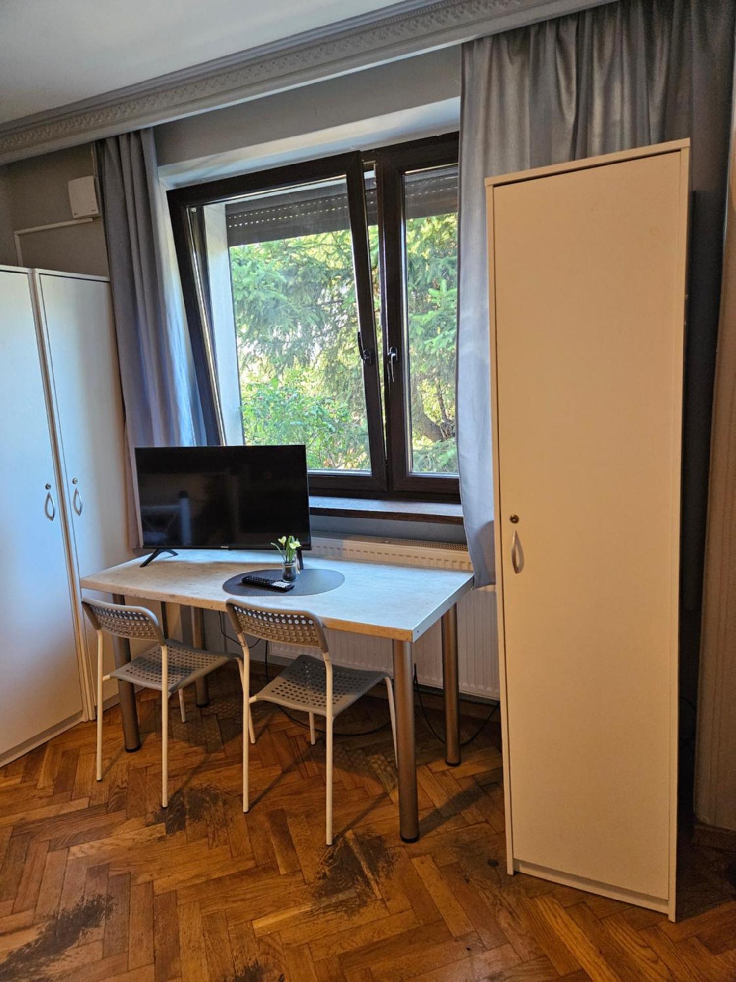 Pokoje Pracownicze Кімнати Для Працівників,Гуртожиток Swarzedz Bagian luar foto