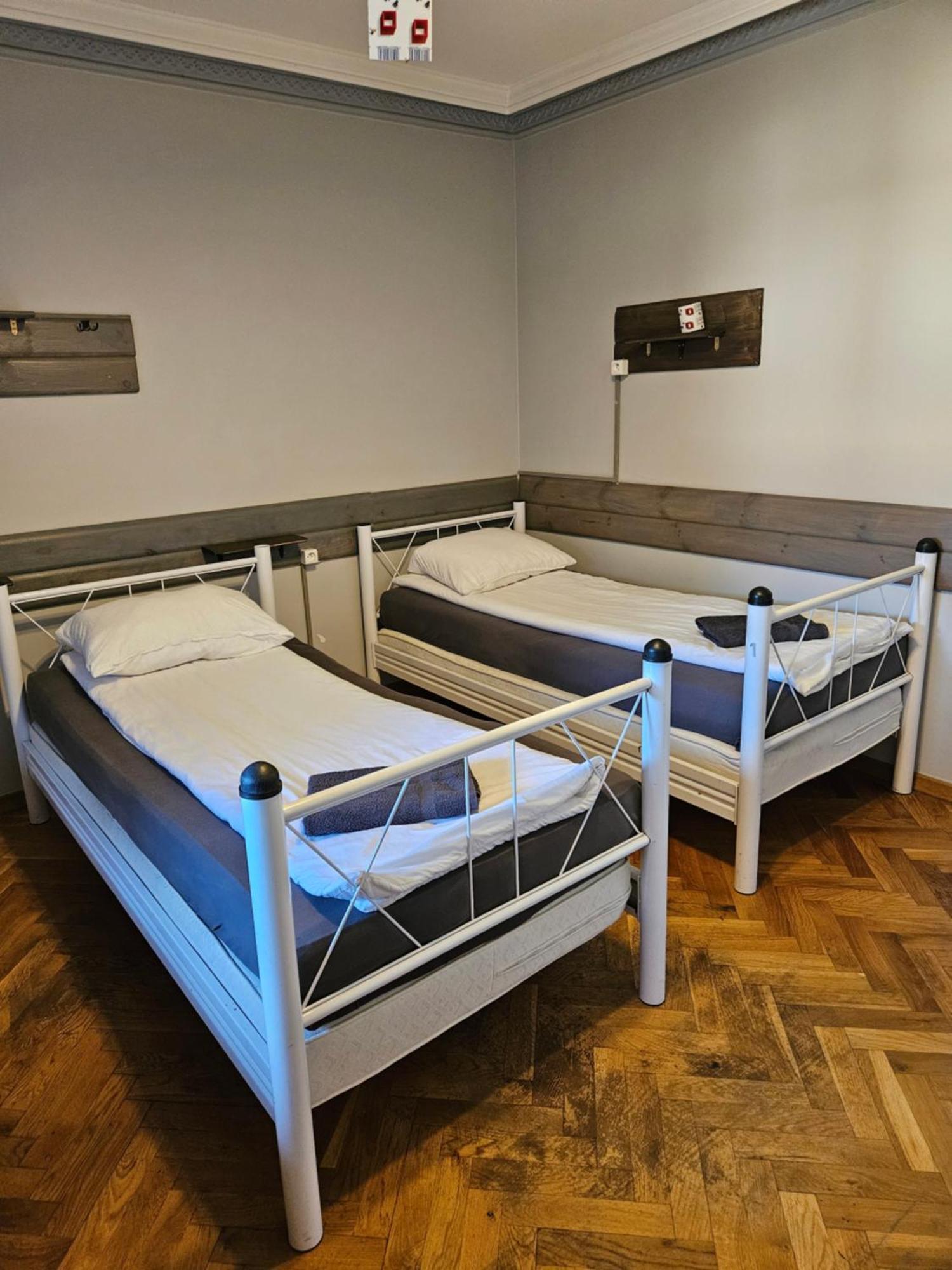 Pokoje Pracownicze Кімнати Для Працівників,Гуртожиток Swarzedz Bagian luar foto