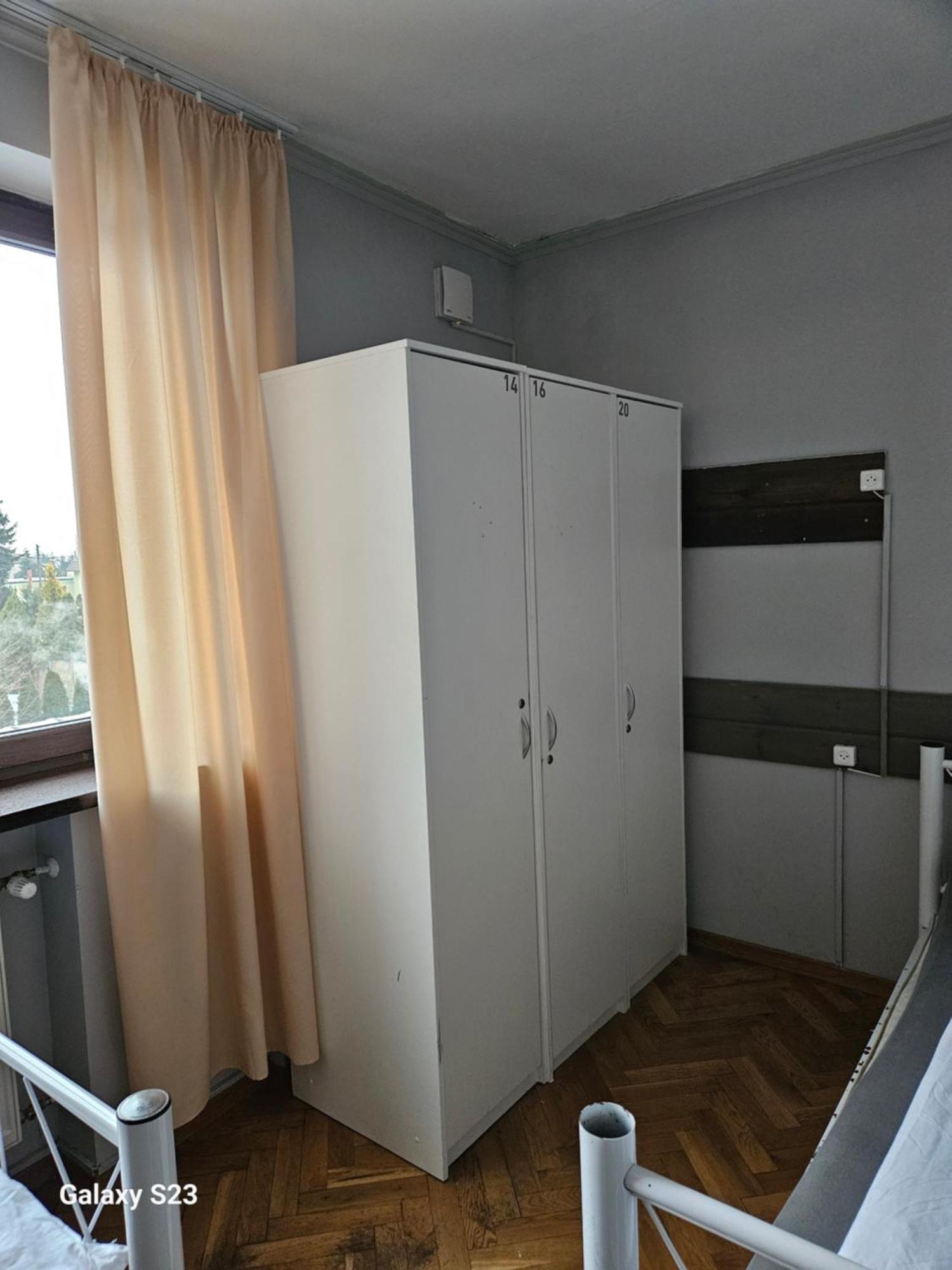 Pokoje Pracownicze Кімнати Для Працівників,Гуртожиток Swarzedz Bagian luar foto