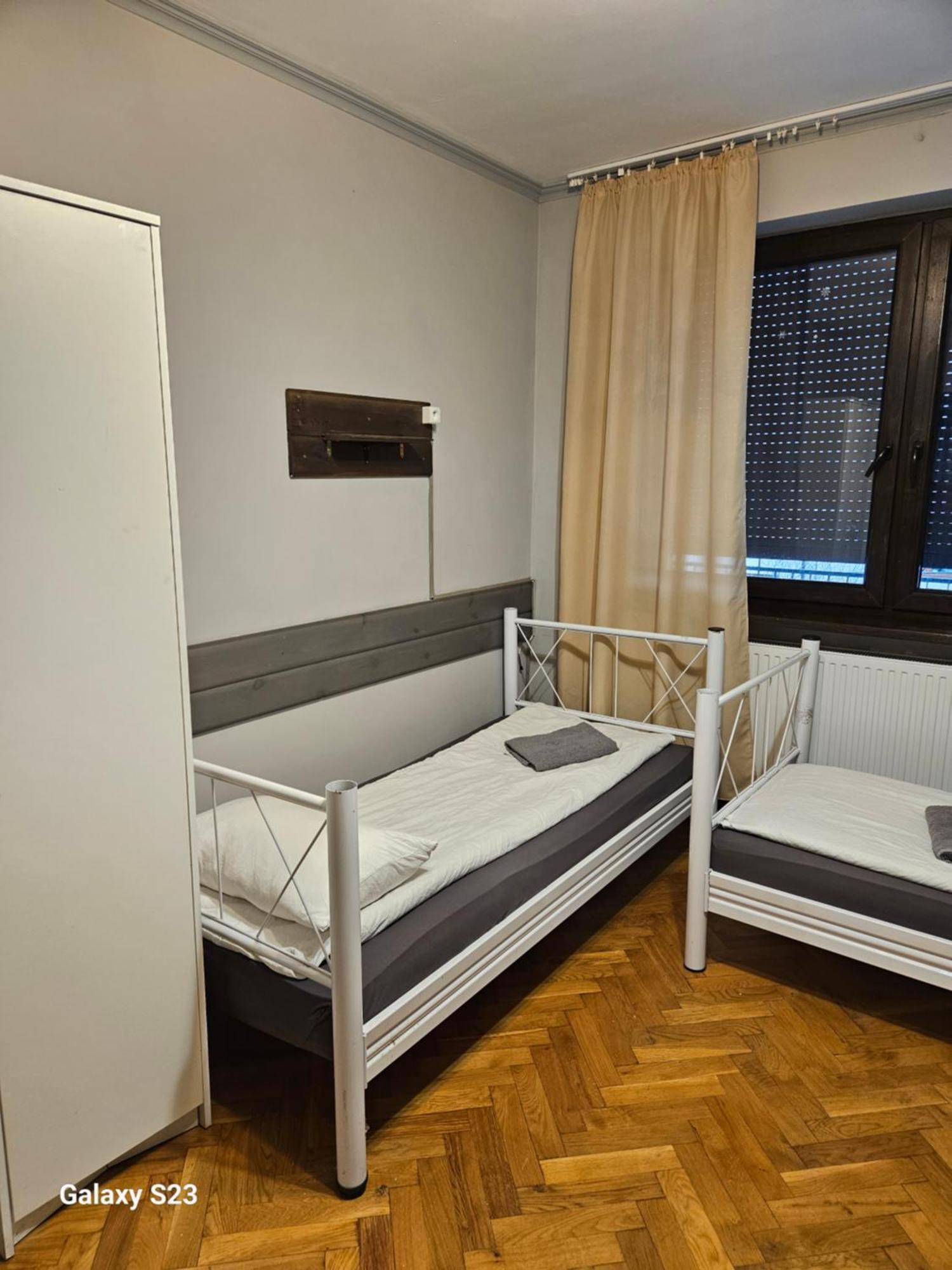 Pokoje Pracownicze Кімнати Для Працівників,Гуртожиток Swarzedz Bagian luar foto