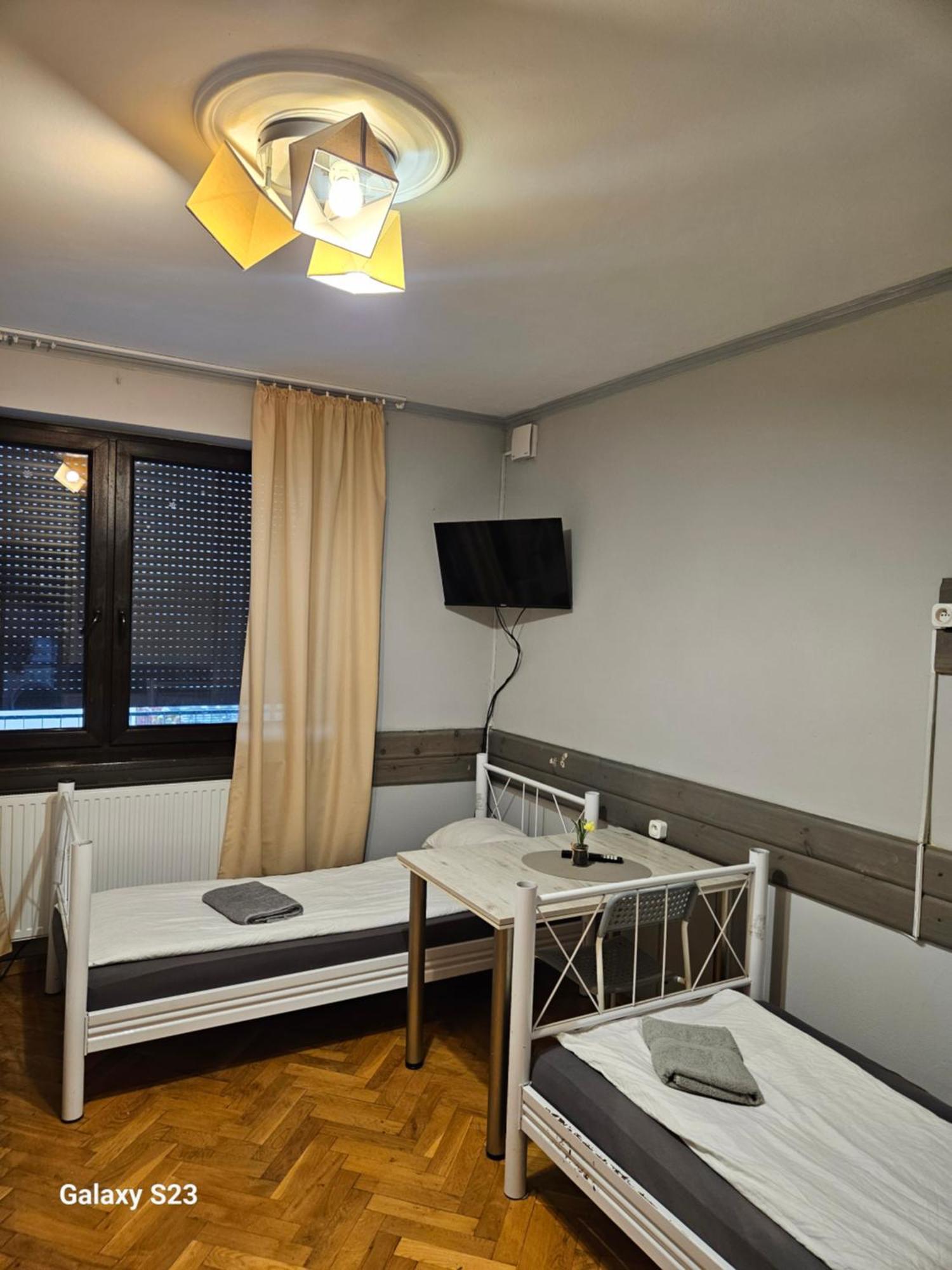 Pokoje Pracownicze Кімнати Для Працівників,Гуртожиток Swarzedz Bagian luar foto